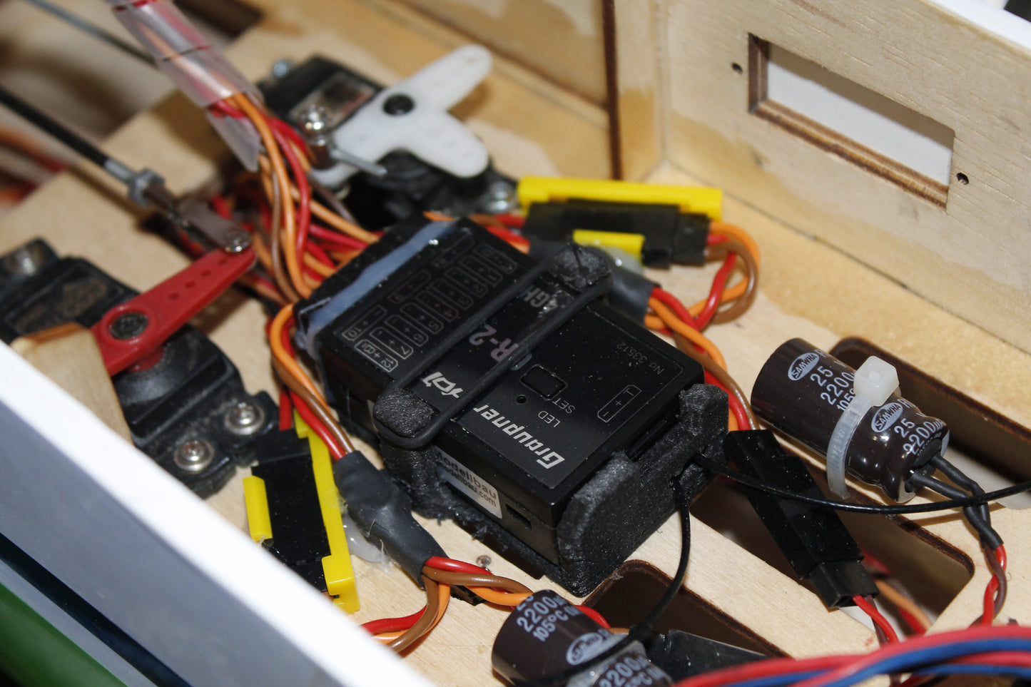 Empfängerhalter für Graupner GR24