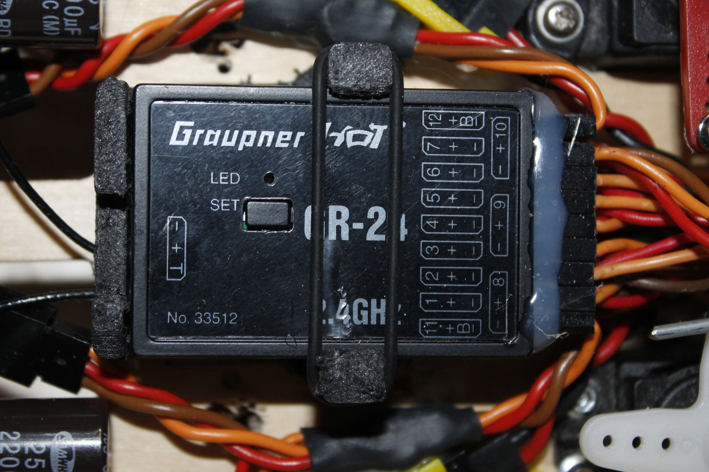 Empfängerhalter für Graupner GR24